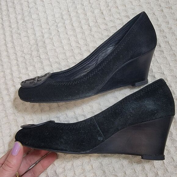 TORY BURCH Sally Black Suede US 6.5M Slip-On Wedge-Heel Logo‎ Pumps Shoes - Picture 8 of 14